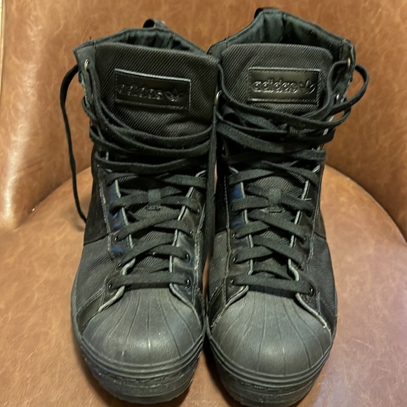 Adidas combat boots/sneaker style. - Picture 5 of 6